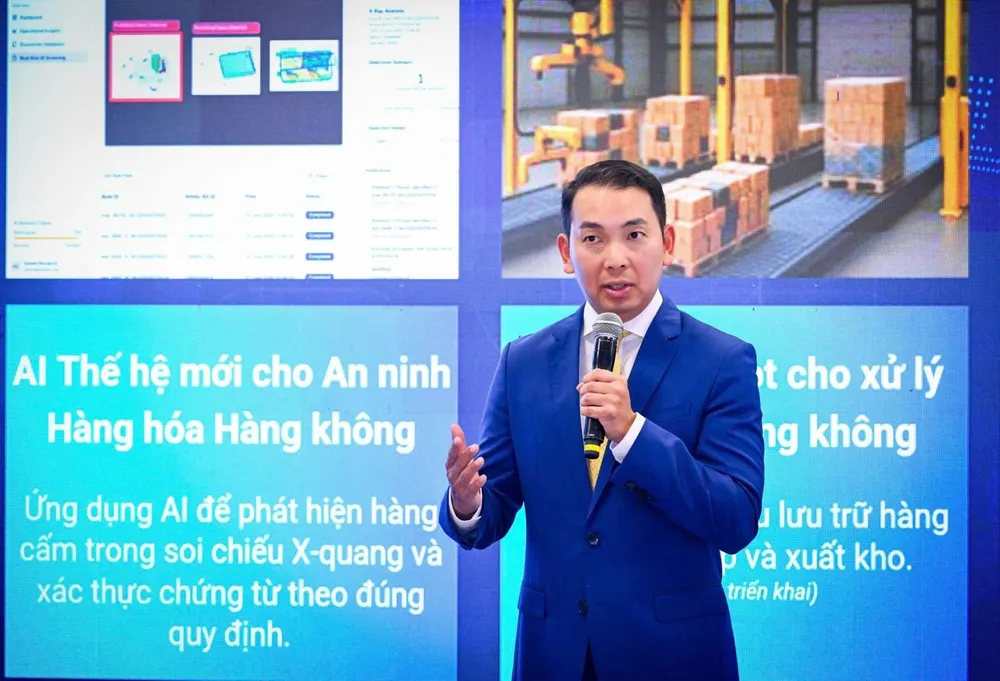 TS. Yap Kwong Weng, CEO Việt Nam SuperPort ngayhoi13.jpg