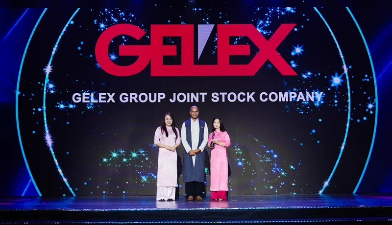 Đại diện Tập đoàn GELEX nhận giải thưởng "Nơi làm việc tốt nhất châu Á năm 2025”