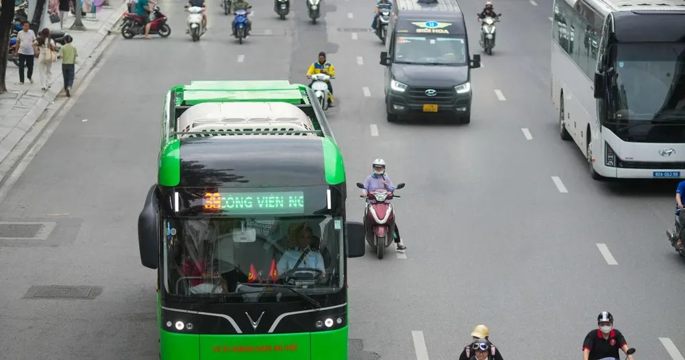 Hà Nội tăng cường 4 tuyến buýt đến phục vụ Trung tâm Triển lãm Việt Nam