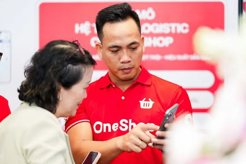 Tiểu thương tìm hiểu ứng dụng số miễn phí OneShop. 2.jpg
