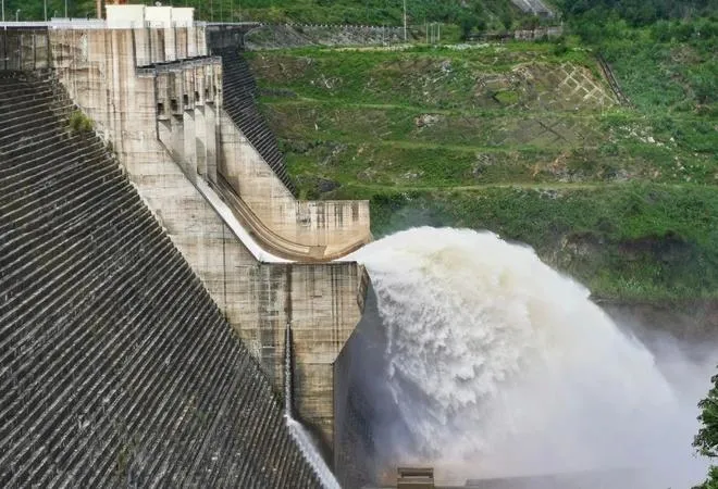 Thủy điện Sông Tranh 2 xả lũ. Ảnh: Ngọc Tân.