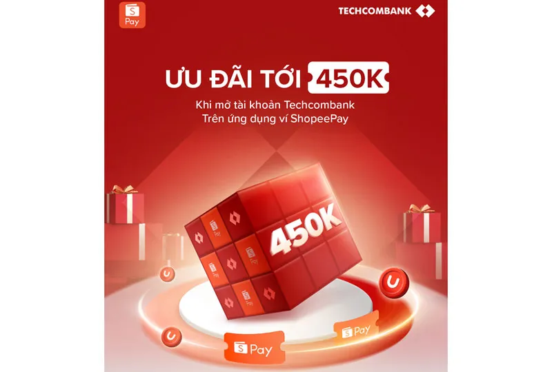 Khách hàng mở tài khoản Techcombank trên ứng dụng ShopeePay