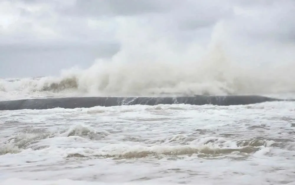 Biển Đông dự báo còn xuất hiện 1-2 cơn bão nguy hiểm 