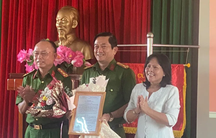 Bình Dương: Thượng tá công an được bầu làm Chủ tịch UBND TP Dĩ An ảnh 1