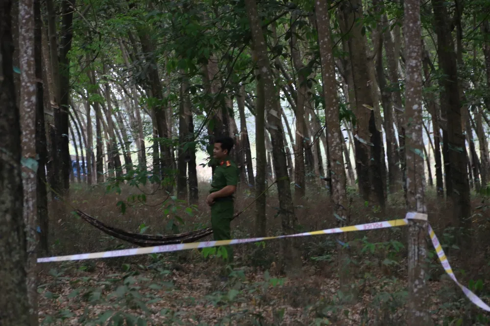 Lực lượng chức năng phong tỏa hiện trường