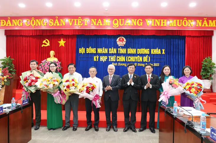 Lãnh đạo tỉnh Bình Dương chúc mừng Ủy viên UBND tỉnh khóa X, nhiệm kỳ 2021-2026