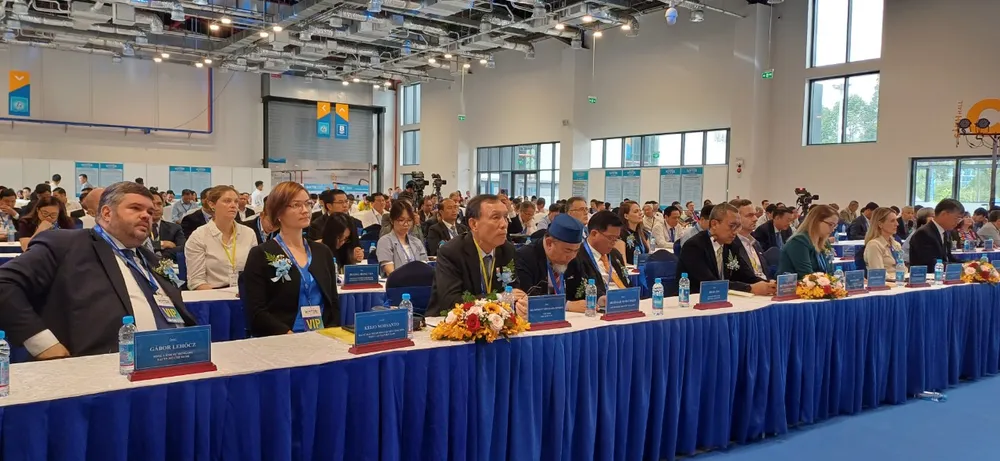 Đông đảo đại biểu trong và ngoài nước tham dự sự kiện