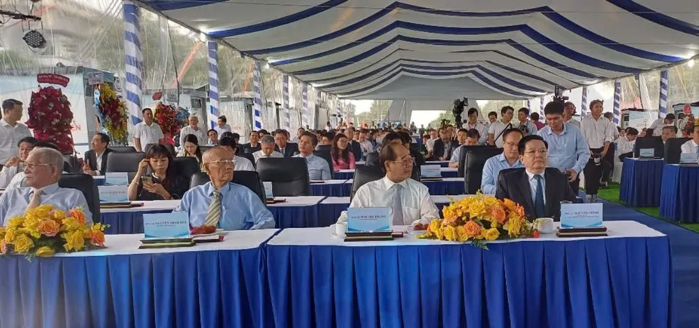 Phó Thủ tướng Mai Văn Chính tại lễ khởi công dự án khởi công đường Vành đai 4 TPHCM z6717802345307_61aa79198ca934c6a4c509f8d05c8fba.jpg