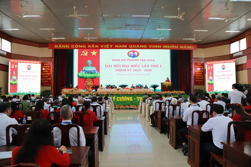 Toàn cảnh đại hội. Ảnh: XUÂN TRUNG z6881587370145_f64fd110d52c81e20d41f5d28c27cf12.jpg