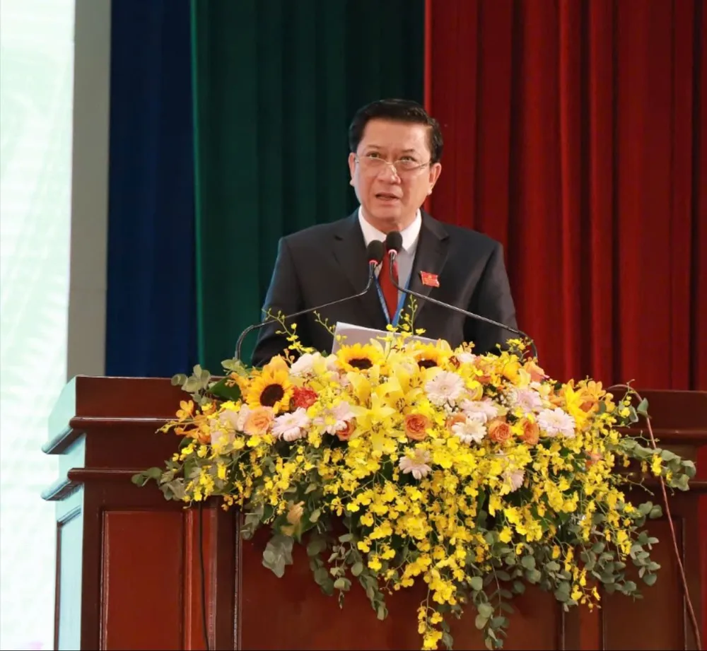 Đồng chí Huỳnh Văn Lợi, Phó Bí thư Đảng ủy, Chủ tịch UBND phường Tân Uyên báo cáo tại đại hội. Ảnh: XUÂN TRUNG z6881587412406_23f2cf859217488a2284eb6a9499af9e.jpg