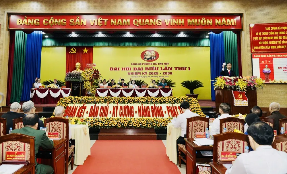 Toàn cảnh đại hội. Ảnh: XUÂN TRUNG z6905478238319_79781e9b3dce69a080e9a962924bf45e.jpg