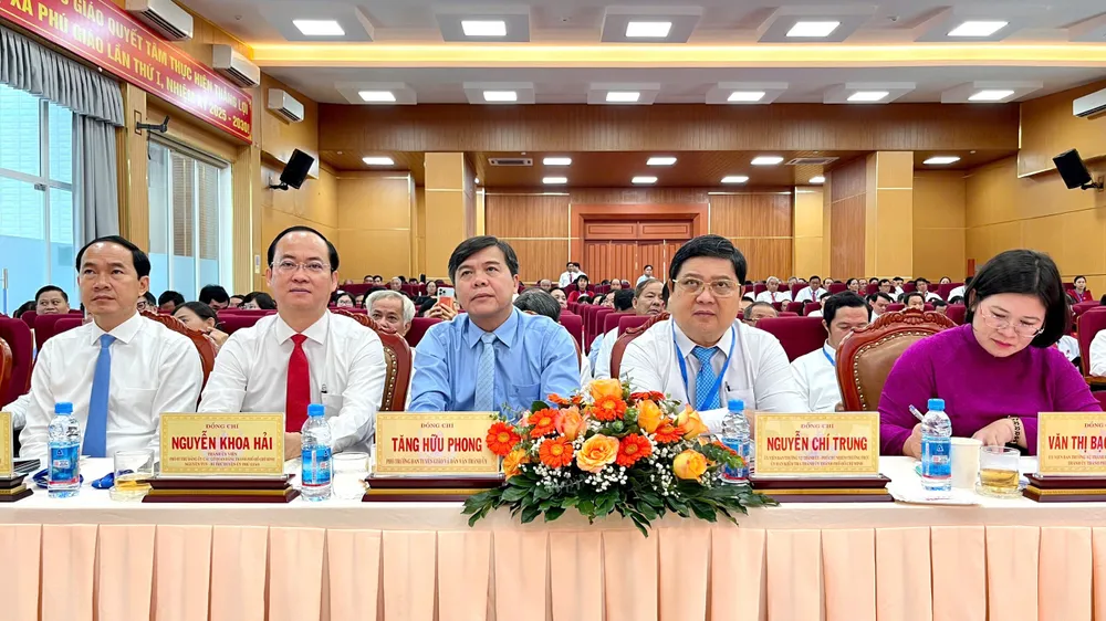Các đồng chí lãnh đạo tham dự đại hội. Ảnh: XUÂN TRUNG 1000029045.jpg