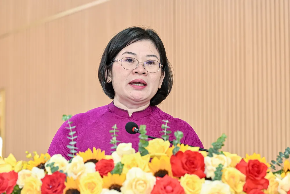 Đồng chí Văn Thị Bạch Tuyết phát biểu chỉ đạo đại hội. Ảnh: XUÂN TRUNG TPV_5472.jpg