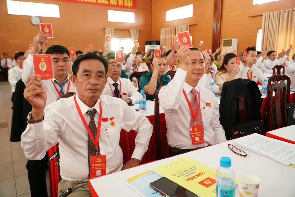 Các đại biểu tham dự đại hội. Ảnh: XUÂN TRUNG z6922961478781_752b111f0b15017eb3c602f3ab413f52.jpg