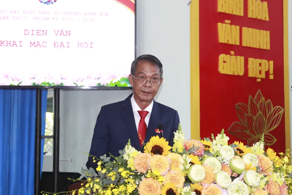 Bí thư Đảng ủy phường Bình Hòa Huỳnh Văn Sơn phát biểu khai mạc đại hội. Ảnh: XUÂN TRUNG _MG_0275.JPG