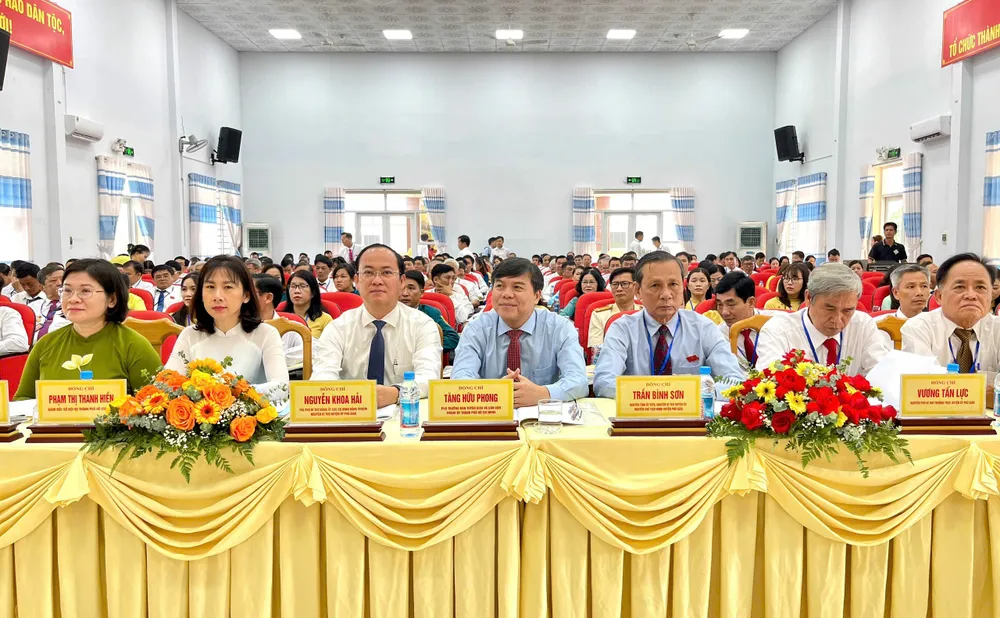 Các đại biểu tham dự đại hội z6932562600145_f446adefd49481371c524e116abe008e.jpg