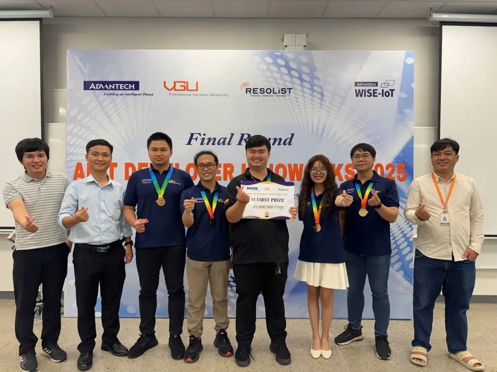 Студенческая группа заняла первое место на конкурсе InnoWorks 2025 Giải nhất.jpg