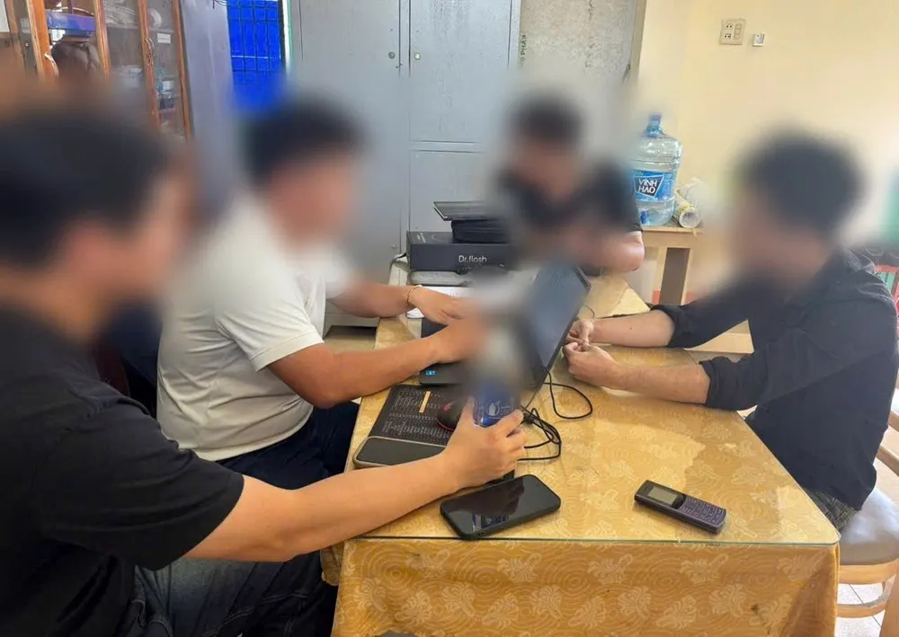 Cơ quan công an làm việc với đối tượng N.L.T