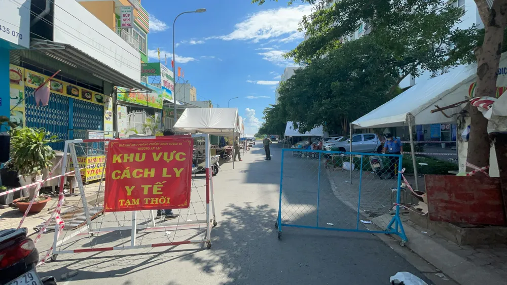 Quận Bình Tân thiết lập 37 chốt phong tỏa 3 khu phố ở phường An Lạc ảnh 1