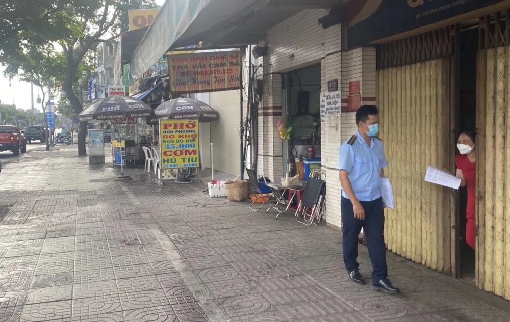 Quận Bình Tân phạt 52,5 triệu đồng các trường hợp không đeo khẩu trang, tụ tập nơi công cộng ảnh 3