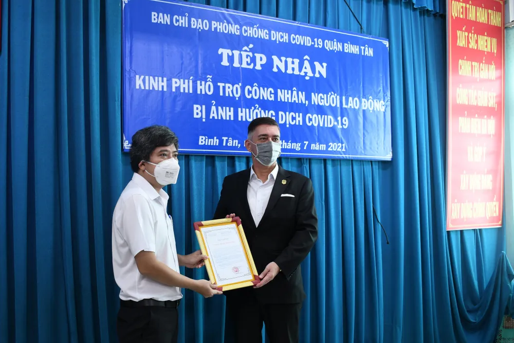 Hỗ trợ 2 tỷ đồng chăm lo công nhân, lao động quận Bình Tân ảnh 2