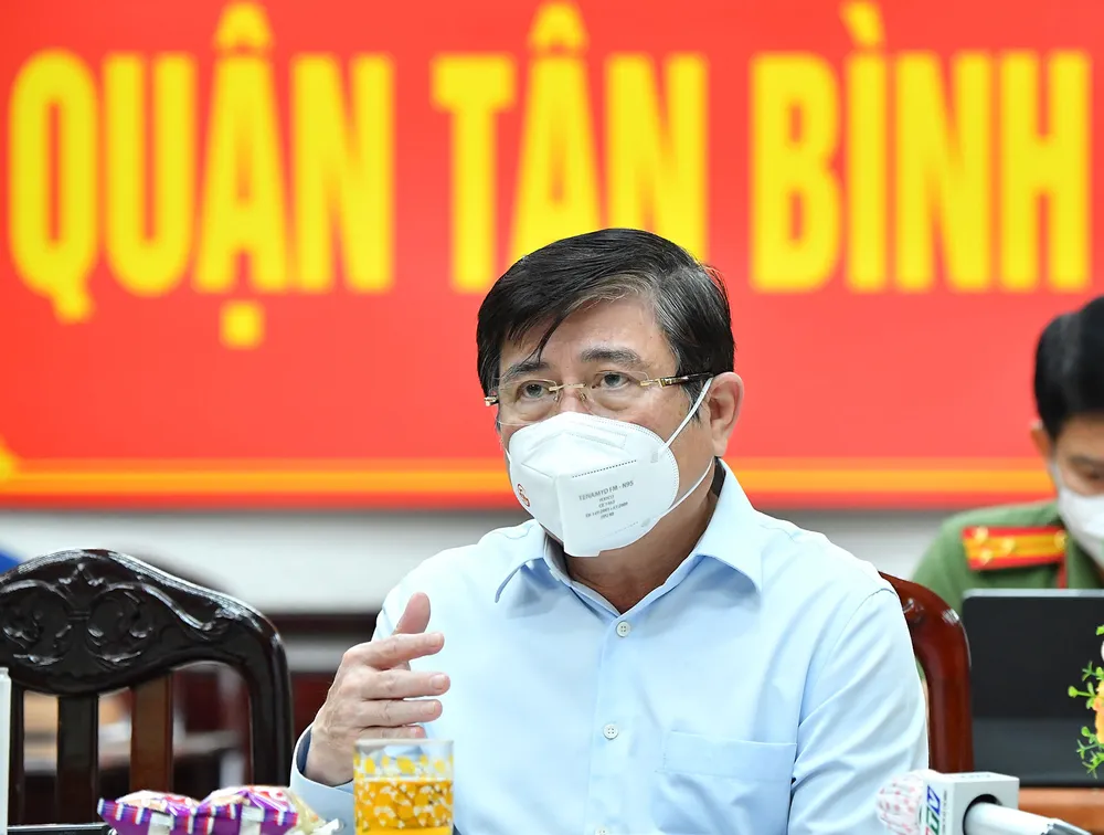 Chủ tịch UBND TPHCM: Tận dụng “thời gian vàng” còn lại triển khai quyết liệt các giải pháp phòng chống dịch ảnh 2