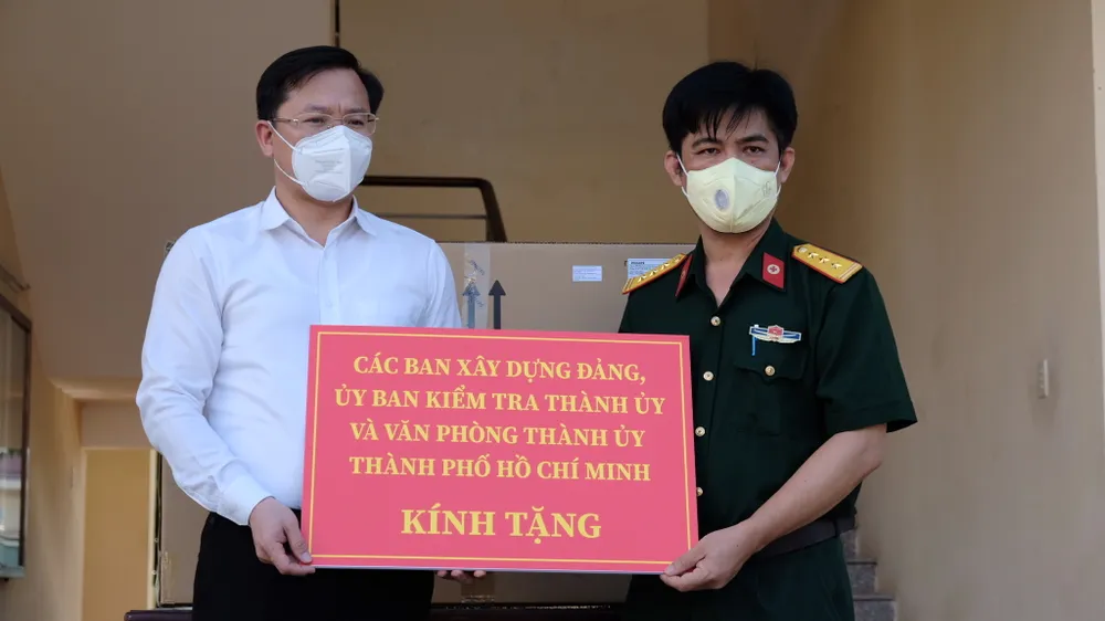  Văn phòng Thành ủy TPHCM thăm hỏi, động viên lực lượng tuyến đầu ảnh 3