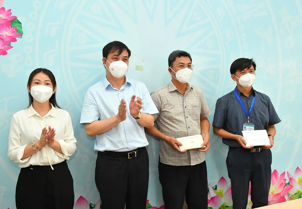 Phó Chủ tịch UBND TPHCM Lê Hòa Bình: Hành động phải kịp thời hơn, quyết liệt hơn trong chống dịch Covid-19 ảnh 1