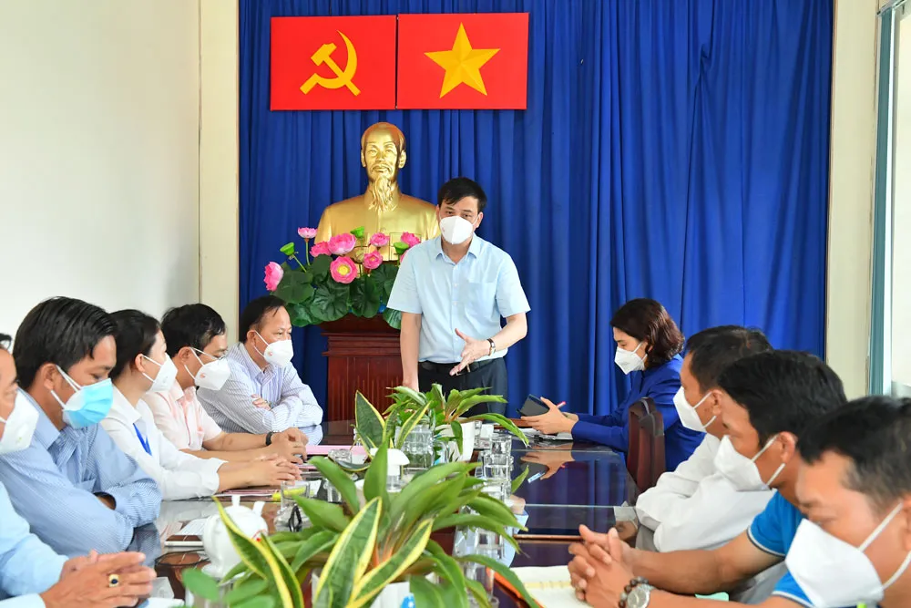 Phó Chủ tịch UBND TPHCM Lê Hòa Bình: Hành động phải kịp thời hơn, quyết liệt hơn trong chống dịch Covid-19 ảnh 2