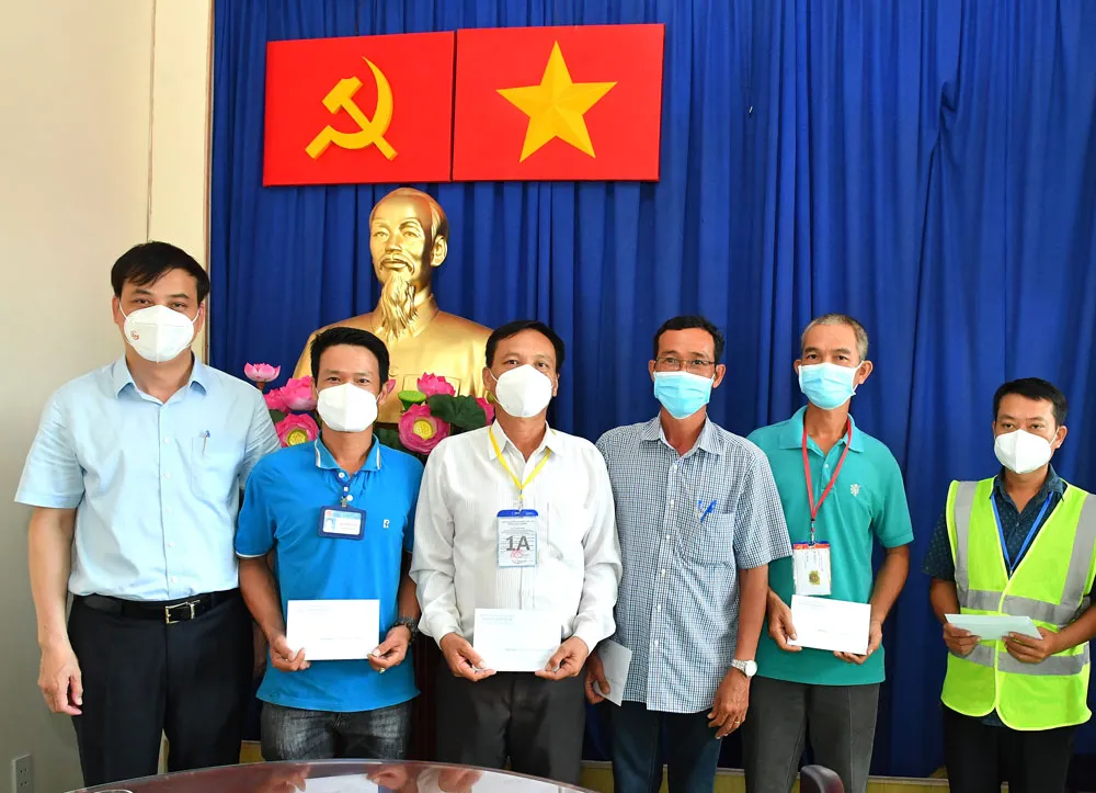 Phó Chủ tịch UBND TPHCM Lê Hòa Bình: Hành động phải kịp thời hơn, quyết liệt hơn trong chống dịch Covid-19 ảnh 3