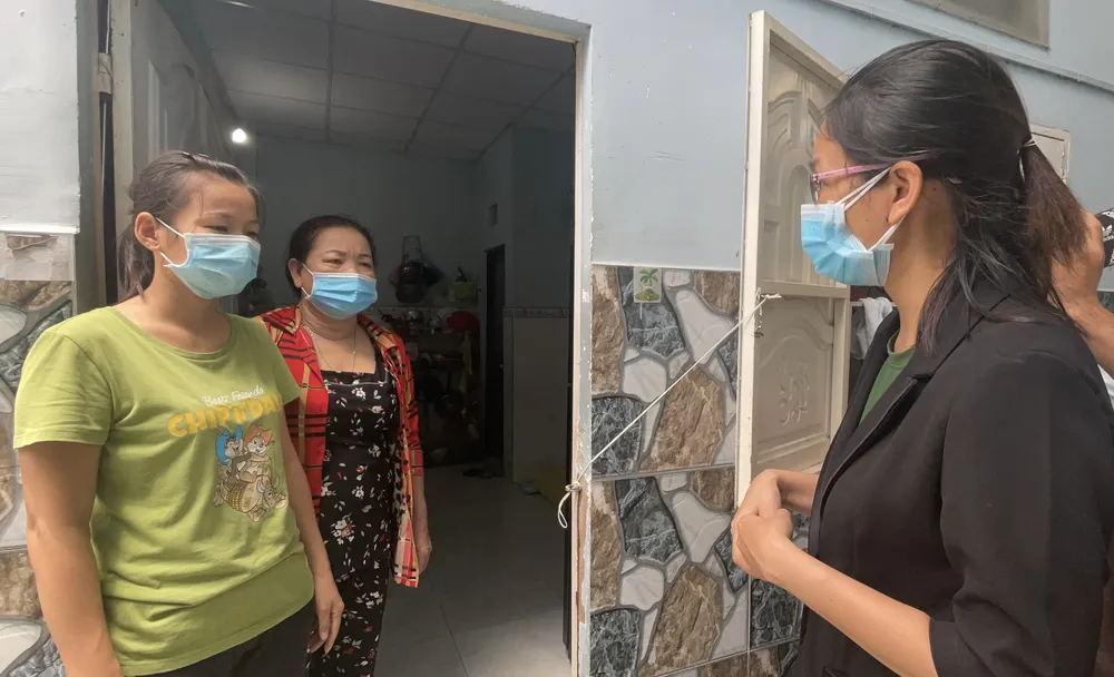 Vụ phát gạo nhưng ký nhận tiền: Lãnh đạo phường xin lỗi dân do tổ trưởng nhầm lẫn ảnh 2 Vụ phát gạo nhưng ký nhận tiền: Lãnh đạo phường xin lỗi dân do tổ trưởng nhầm lẫn ảnh 2