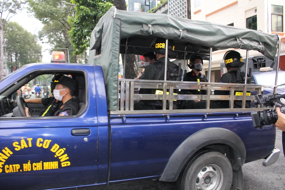 Công an TPHCM đồng loạt ra quân tuần tra, kiểm soát lưu động trong trạng thái “bình thường mới“ ảnh 14