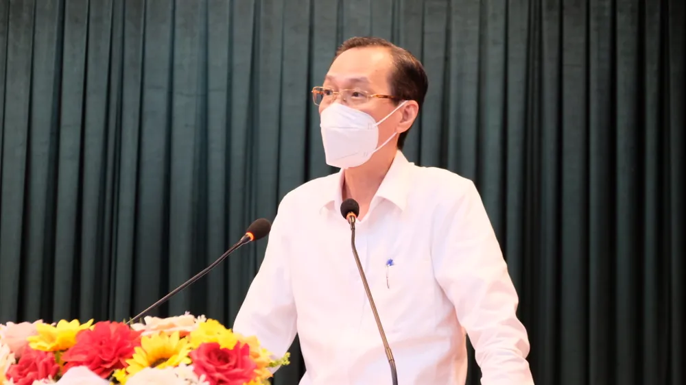 Trưởng Ban Nội chính Thành ủy TPHCM làm việc với quận 6 khi trở lại trạng thái ''bình thường mới'' ảnh 2