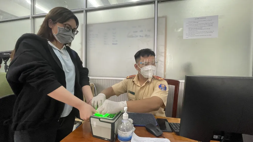 Các quận huyện và TP Thủ Đức đổi, cấp mới CCCD gắn chíp trở lại ảnh 4