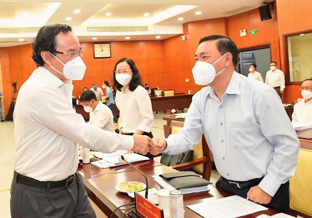 Hội nghị BCH Đảng bộ TPHCM khóa XI lần 9 mở rộng: Bí thư Thành ủy TPHCM Nguyễn Văn Nên gợi mở nhiều vấn đề trọng tâm ảnh 4