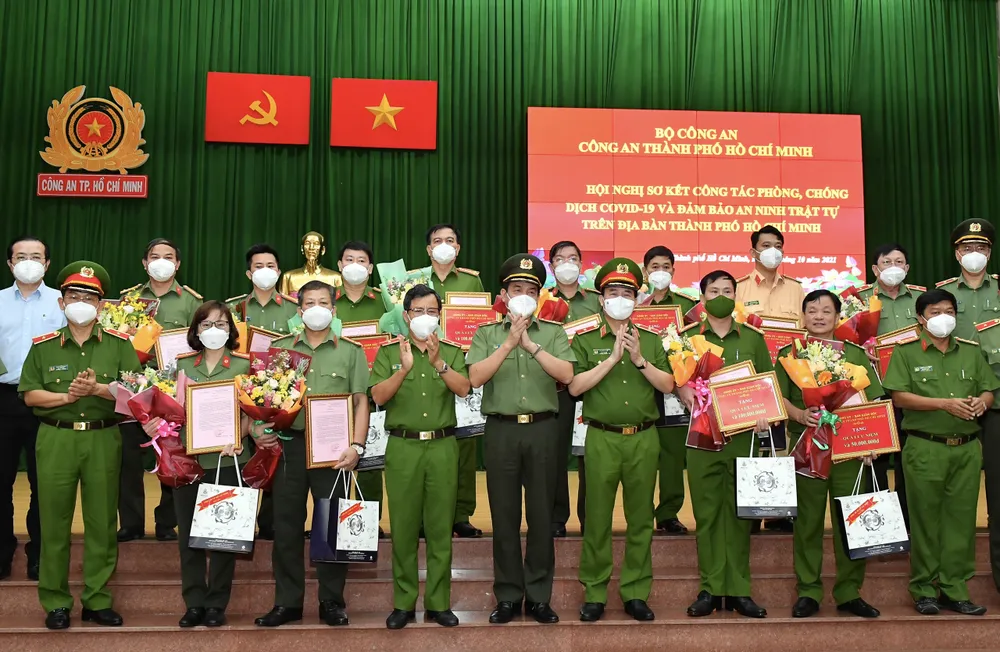 Giám đốc Công an TPHCM: Lực lượng công an không có tư tưởng nghỉ ngơi, buông lỏng ảnh 2