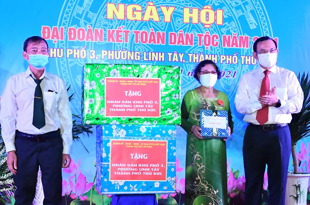 Bí thư Thành ủy TPHCM Nguyễn Văn Nên: TPHCM cùng lúc thực hiện 3 mục tiêu trong giai đoạn hiện nay ảnh 3