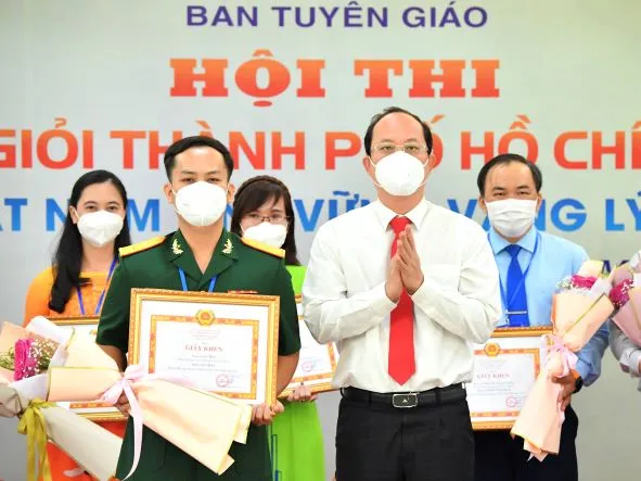 Trung úy Lê Hảo đoạt giải nhất hội thi Báo cáo viên giỏi cấp TPHCM năm 2021 ảnh 3