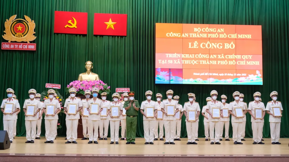 TPHCM công bố quyết định bổ nhiệm 58 trưởng công an xã chính quy ảnh 4