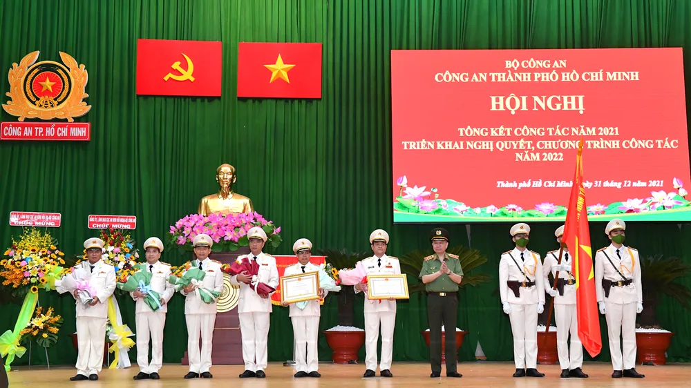 Xây dựng đội ngũ cán bộ, chiến sĩ Công an nhân dân xứng đáng với niềm tin yêu của nhân dân ảnh 4