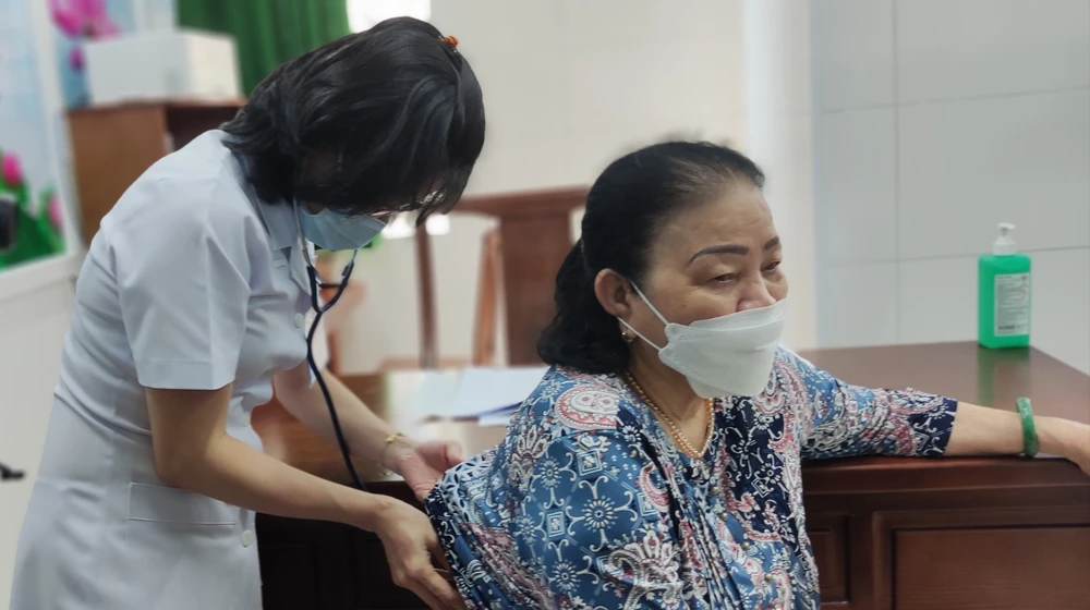 Chung tay chăm sóc sức khỏe người dân hậu nhiễm Covid-19 ảnh 5 Chung tay chăm sóc sức khỏe người dân hậu nhiễm Covid-19 ảnh 5