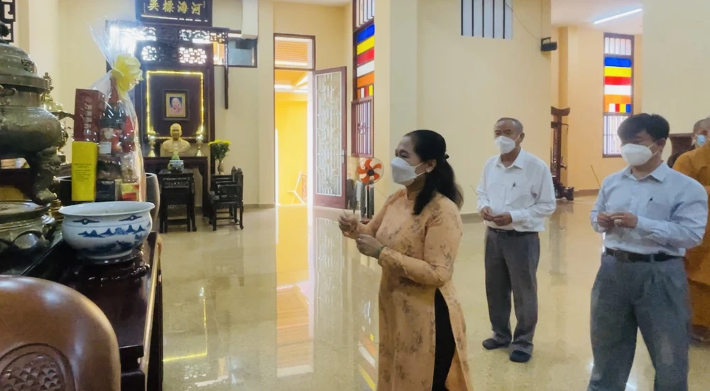 Chủ tịch HĐND TPHCM Nguyễn Thị Lệ thăm, chúc tết các cơ sở tôn giáo ảnh 2 Chủ tịch HĐND TPHCM Nguyễn Thị Lệ thăm, chúc tết các cơ sở tôn giáo ảnh 2