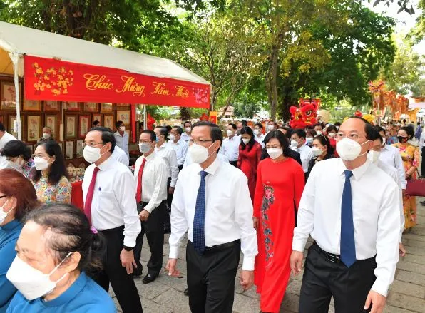 Lãnh đạo TPHCM dự Lễ Khai hạ - Cầu an tại Lăng Ông Bà Chiểu ảnh 1 Lãnh đạo TPHCM dự Lễ Khai hạ - Cầu an tại Lăng Ông Bà Chiểu ảnh 1