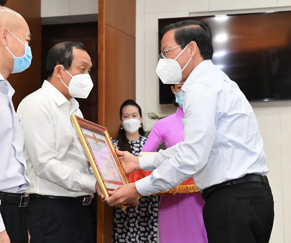 Bí thư Thành ủy TPHCM Nguyễn Văn Nên: Khi cán bộ toàn tâm toàn ý với dân thì dân ủng hộ TPHCM ảnh 5