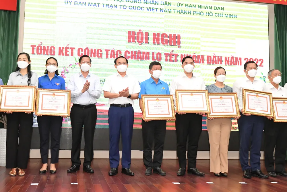 Bí thư Thành ủy TPHCM Nguyễn Văn Nên: Khi cán bộ toàn tâm toàn ý với dân thì dân ủng hộ TPHCM ảnh 1