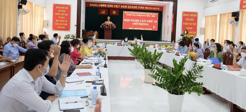 Nâng cao giám sát trách nhiệm lãnh đạo UBND quận, phường trong việc tiếp xúc, đối thoại với dân ảnh 3