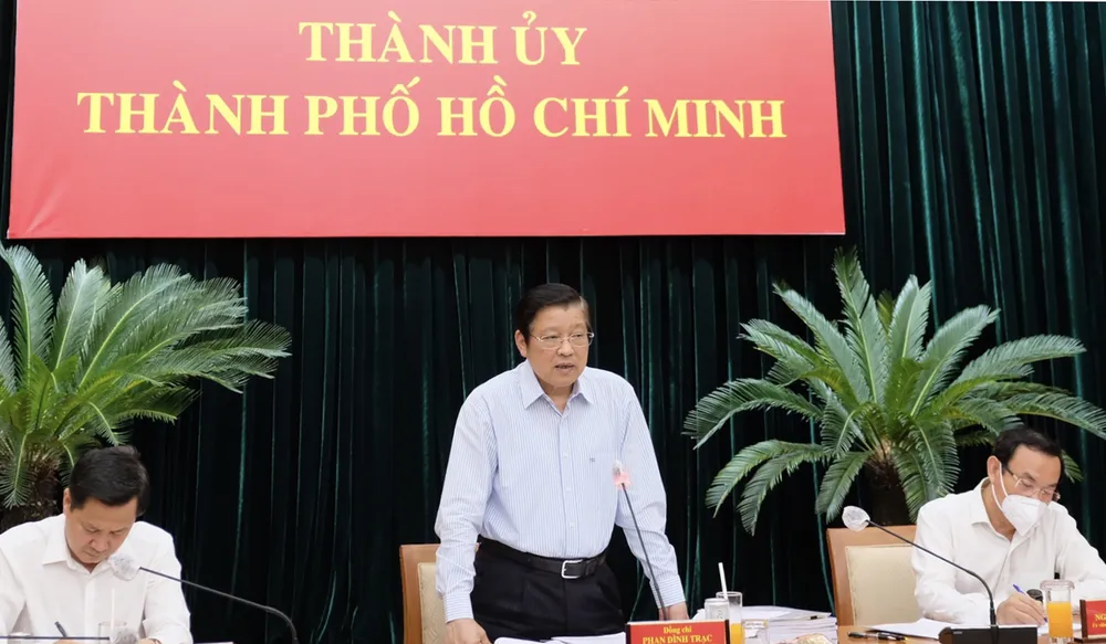 Trưởng Ban Nội chính Trung ương Phan Đình Trạc: Đẩy nhanh tiến độ xử lý một số sai phạm tại TPHCM ảnh 1
