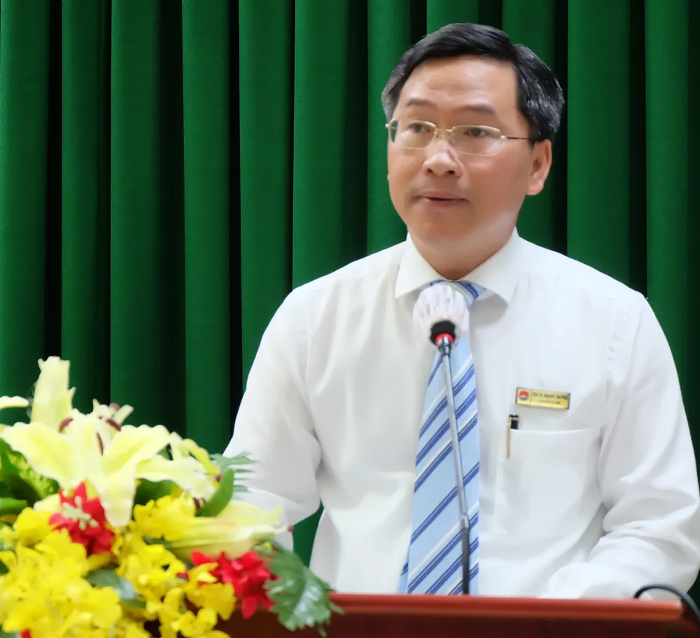 Tìm giải pháp khuyến khích và bảo vệ cán bộ năng động, sáng tạo vì lợi ích chung ảnh 2