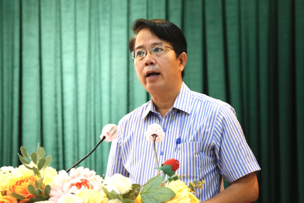 Phó Chủ tịch UBND quận 6 Lê Thanh Bình phát biểu tại hội thảo. Ảnh: VĂN MINH