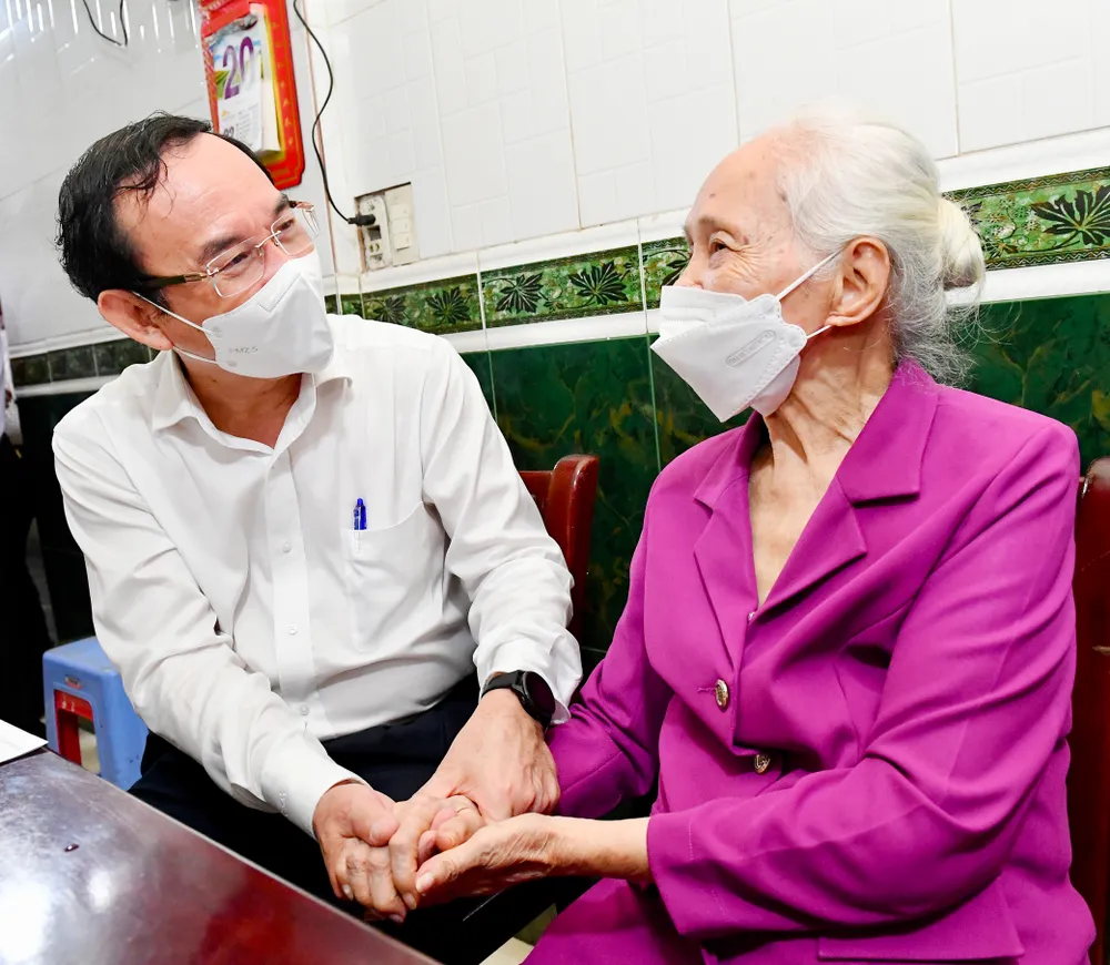 Anh hùng lực lượng vũ trang kể chuyện đền ơn đáp nghĩa  ảnh 3